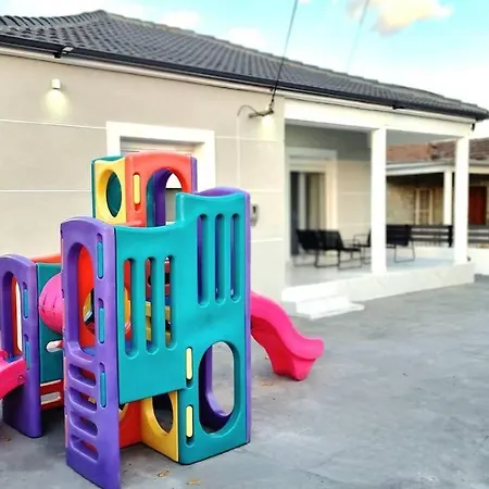 Little Village Trikala Villa *